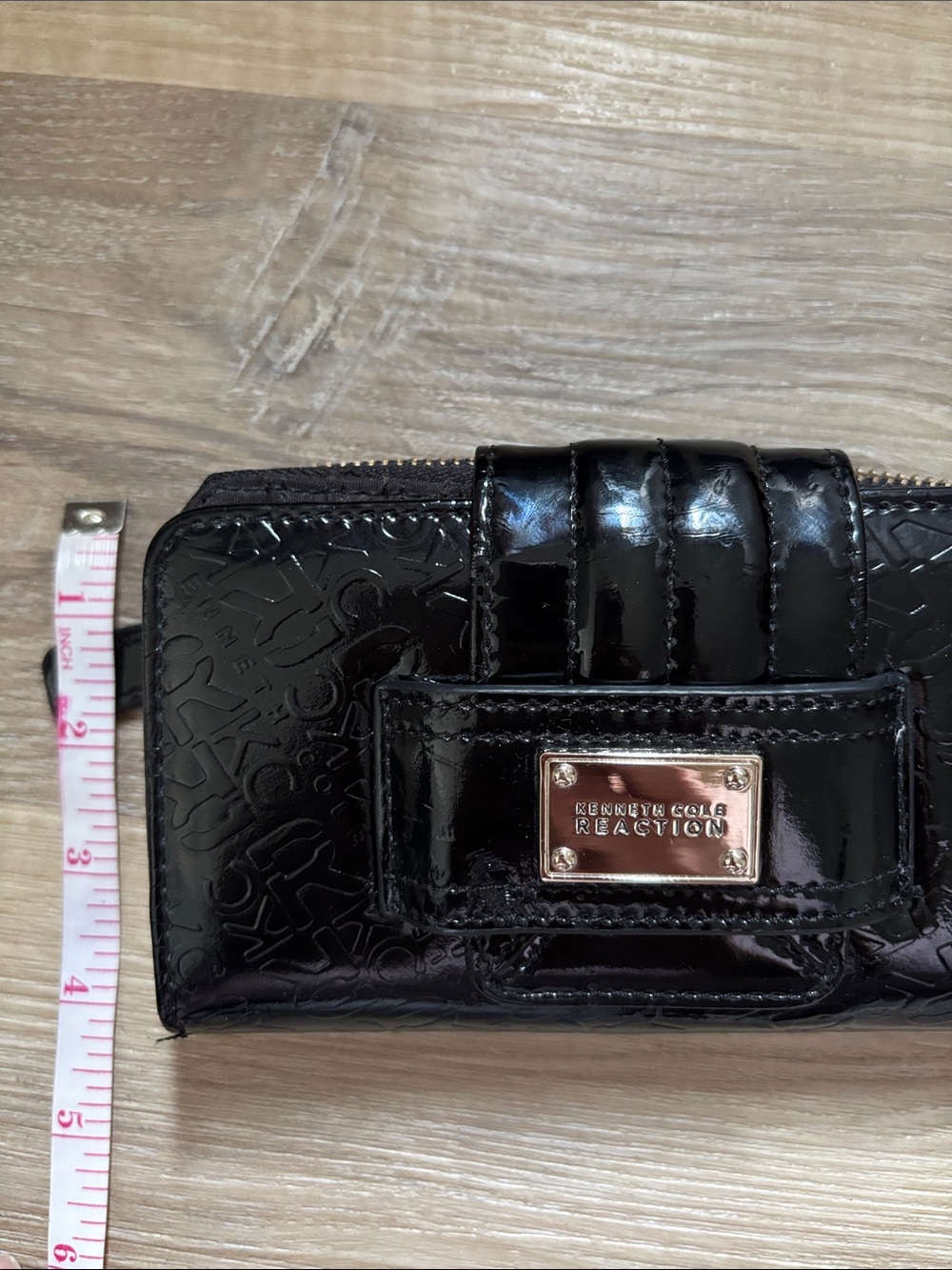 Kenneth Cole Reaction Glossy Black Embossed Zip Wallet - Picture 7 of 9